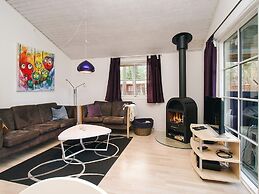 Idyllic Holiday Home in Store Fuglede near Forest