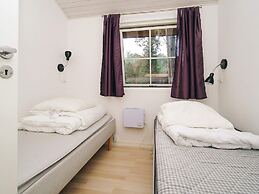 Idyllic Holiday Home in Store Fuglede near Forest