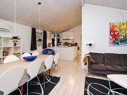 Idyllic Holiday Home in Store Fuglede near Forest