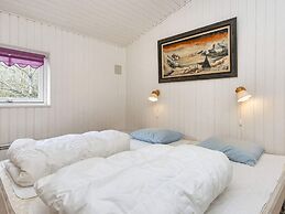 Vintage Holiday Home in Struer near Open Field