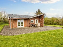 Vintage Holiday Home in Struer near Open Field