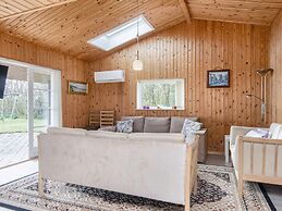 Vintage Holiday Home in Struer near Open Field