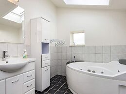 Vintage Holiday Home in Struer near Open Field