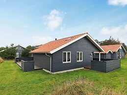 6 Person Holiday Home in Ulfborg