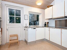 6 Person Holiday Home in Glesborg