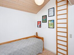 6 Person Holiday Home in Glesborg