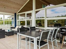 6 Person Holiday Home in Hemmet-by Traum