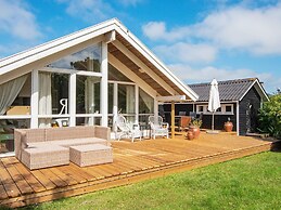 6 Person Holiday Home in Hemmet