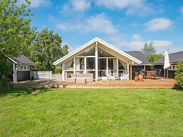 6 Person Holiday Home in Hemmet