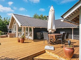 6 Person Holiday Home in Hemmet