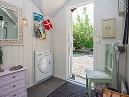 6 Person Holiday Home in Hemmet