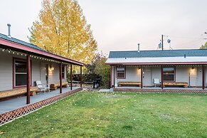 Pinedale Cozy Cabins