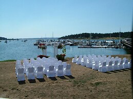 Lopez Islander Resort