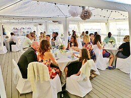 Lopez Islander Resort