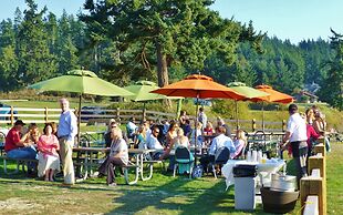 Lopez Islander Resort