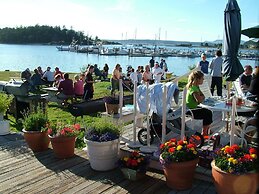 Lopez Islander Resort