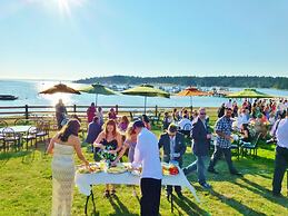 Lopez Islander Resort