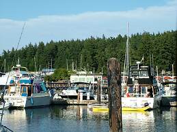 Lopez Islander Resort