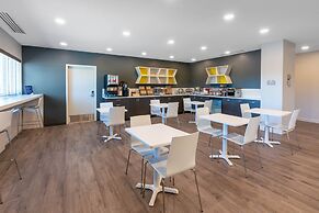 Microtel Inn & Suites by Wyndham Aurora