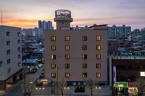 H Avenue Chuncheon