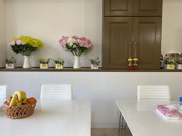 Lake&Forest Flower Villa Hotel