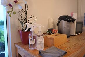 Two Gals And The Pig - Hostel