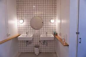 Two Gals And The Pig - Hostel