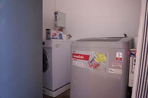 Two Gals And The Pig - Hostel