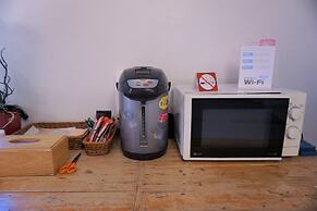 Two Gals And The Pig - Hostel