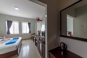 Phong Lan 2 Hotel