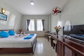 Phong Lan 2 Hotel