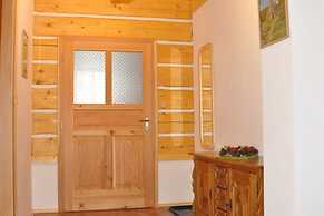 Spacious Cottage With 5 Bedrooms, Woodburning Stove, Sauna, Near Ski L