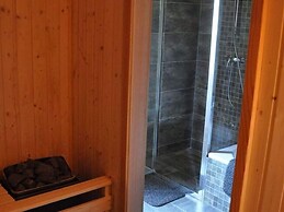 Spacious Cottage With 5 Bedrooms, Woodburning Stove, Sauna, Near Ski L