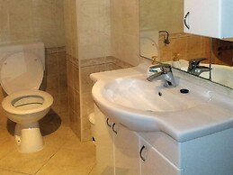 Apartment in Dubrovni With Garden