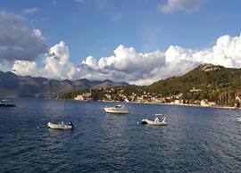 Apartment in Dubrovni With Garden