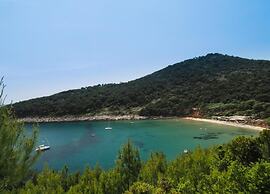 Apartment in Dubrovni With Garden