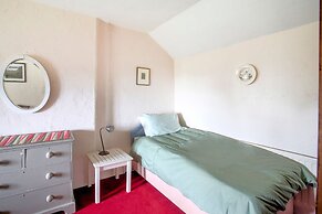 Vintage Holiday Home in Welshpool With Garden