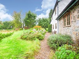 Vintage Holiday Home in Welshpool With Garden