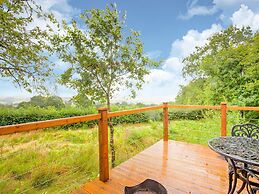 Vintage Holiday Home in Welshpool With Garden