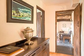 Vintage Holiday Home in Welshpool With Garden