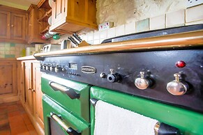 Vintage Holiday Home in Welshpool With Garden