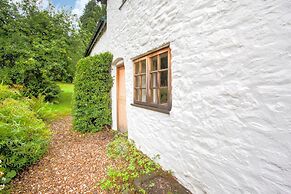 Vintage Holiday Home in Welshpool With Garden