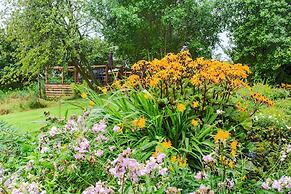 Vintage Holiday Home in Welshpool With Garden