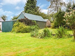 Vintage Holiday Home in Welshpool With Garden