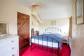 Vintage Holiday Home in Welshpool With Garden