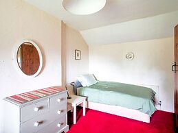 Vintage Holiday Home in Welshpool With Garden