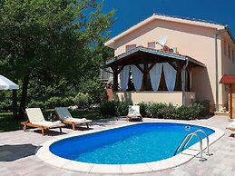 Apartment in ilo With Private Pool