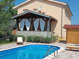 Apartment in ilo With Private Pool