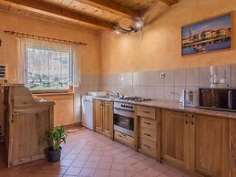 Tranquil Holiday Home in Kvarner with Hot Tub