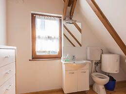 Tranquil Holiday Home in Kvarner with Hot Tub